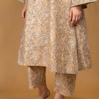 A line printed full sleeves kurta set