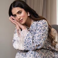 Blue and white printed floral kurta with straight pants (Co-ord Set)