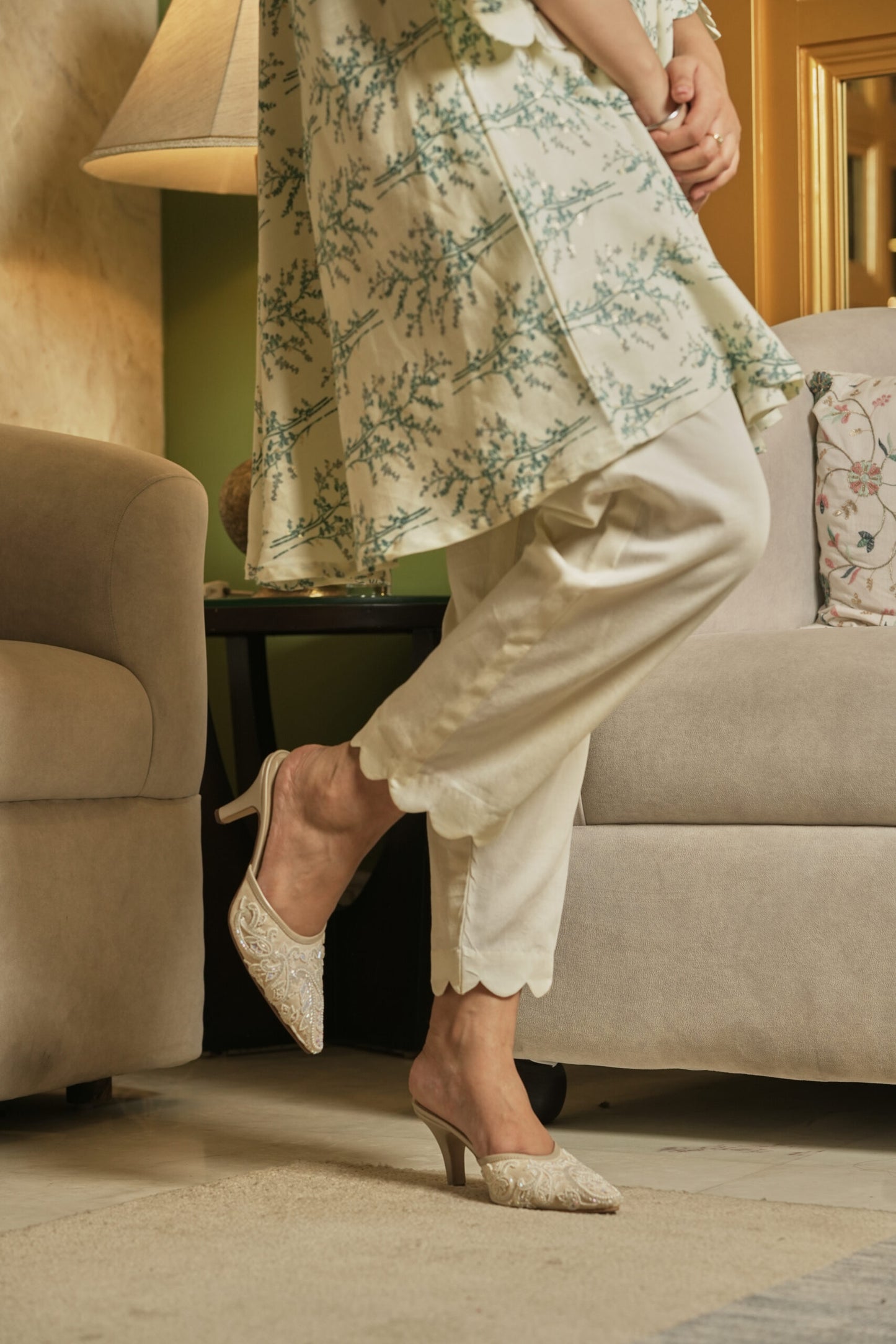 Off-White Printed kurta With Pants (Set of 2)