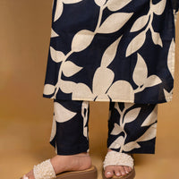 Straight blue sleeveless kurta set