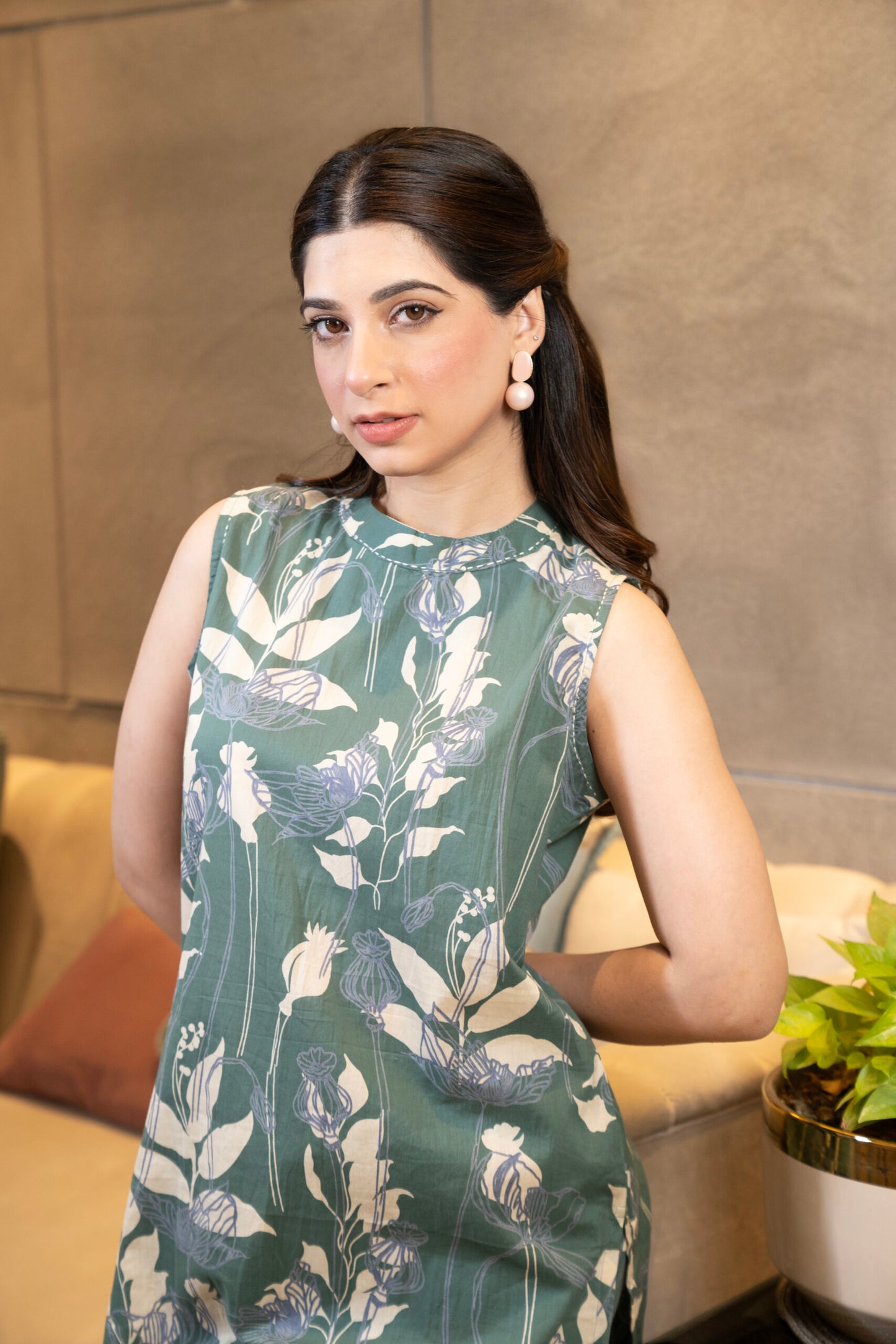 Straight green sleeveless kurta set