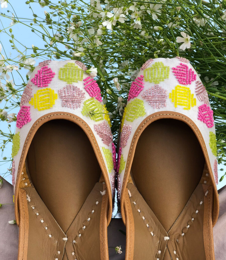 Rainbow Juttis